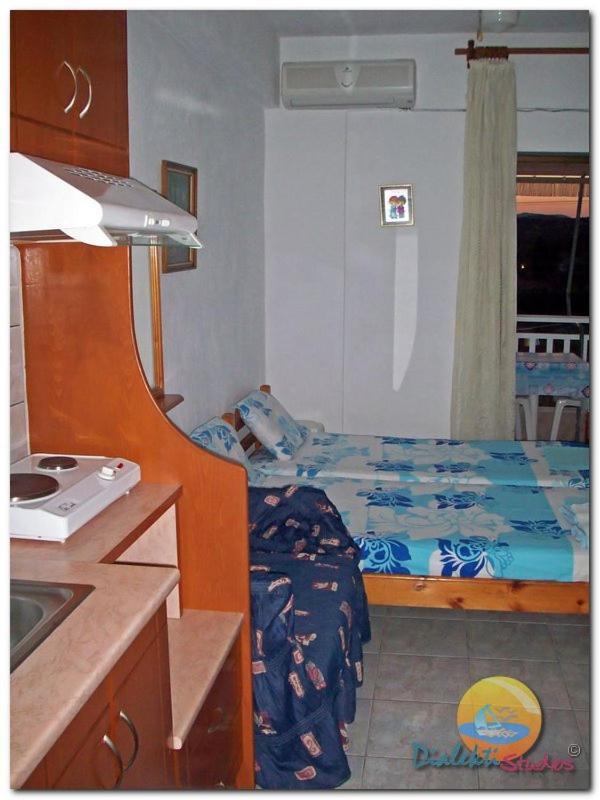 Dialekti Studios Toroni Luaran gambar
