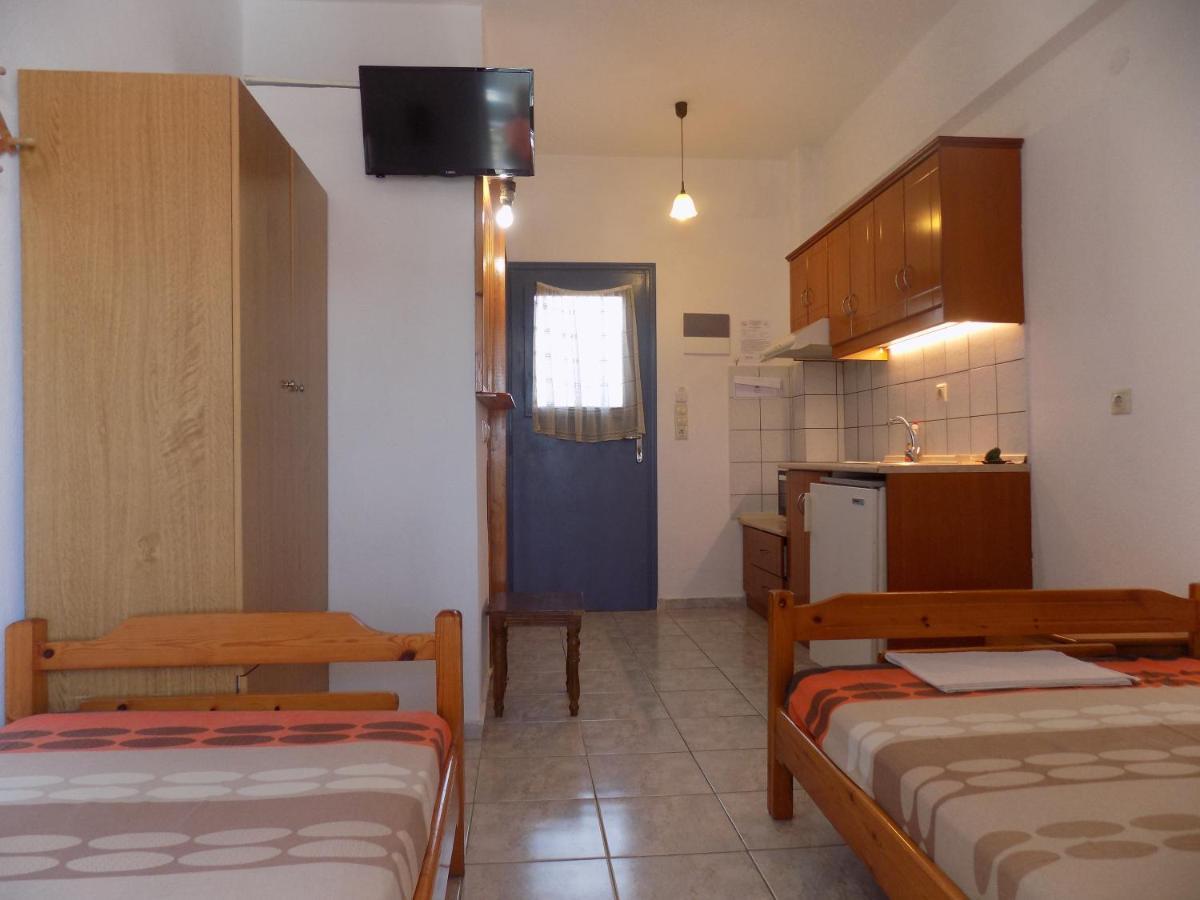 Dialekti Studios Toroni Luaran gambar